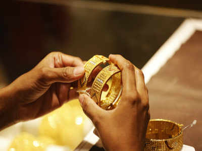 Lakh gold sale bangles