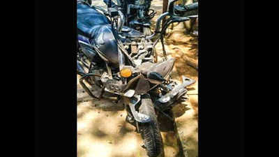 Chennai: Two-wheeler with 4 drunk men slams into tree, two die