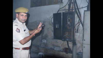 Minor fire in SMS Medical College library