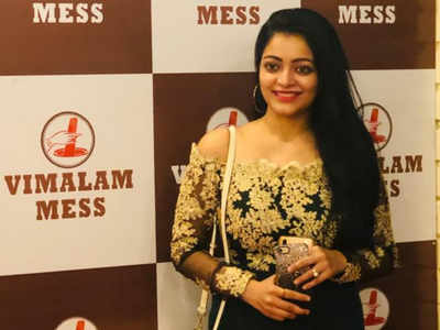 Janani Iyer posed for the shutterbugs at the launch of a new restaurant Vimalam Mess at Anna Nagar