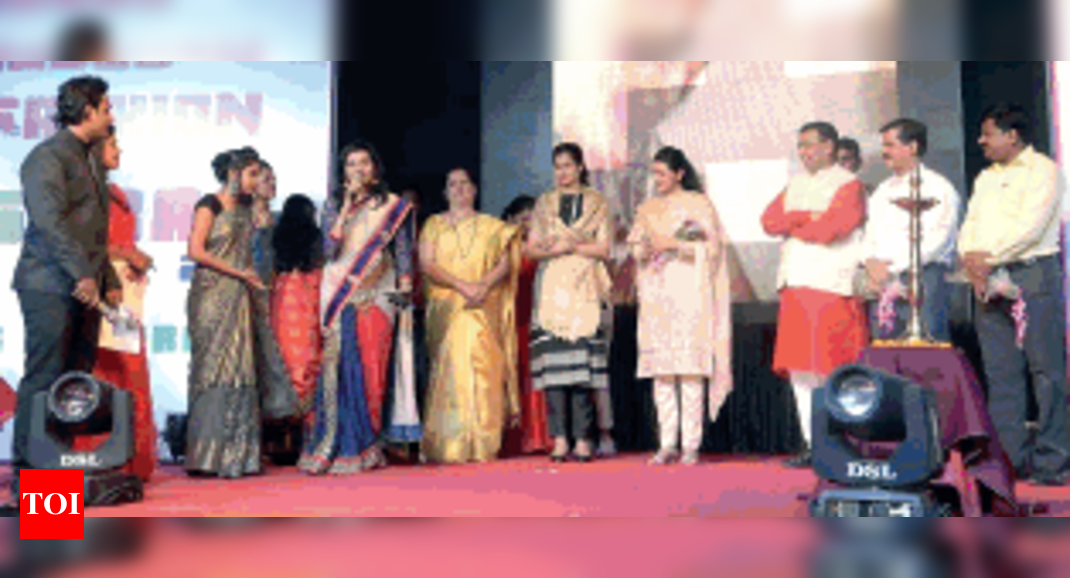 Fashion design students of Aurangabad put forth an enthralling