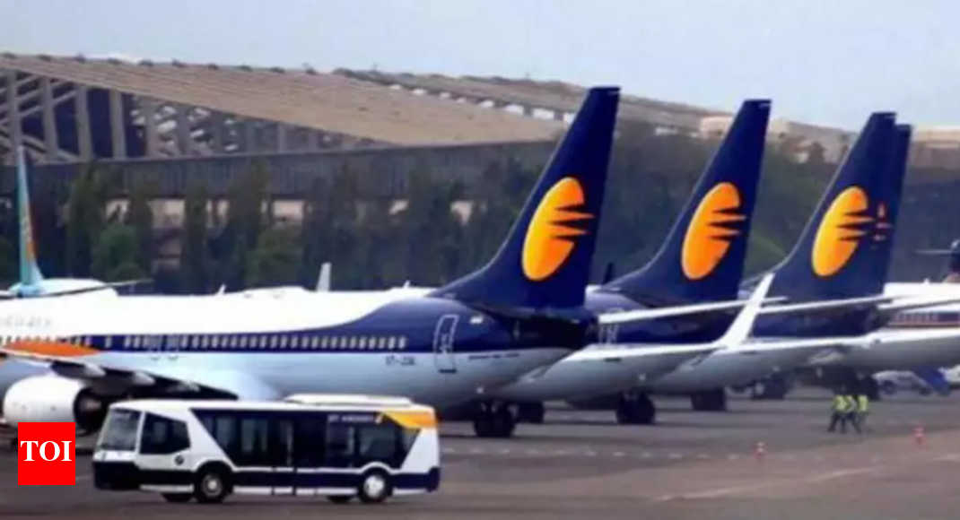 Jet Airways top management team of CEO, CFO, chief people's officer & company secretary resigns - Jet Airways top management team of CEO, CFO, chief people's officer & company secretary resigns -
