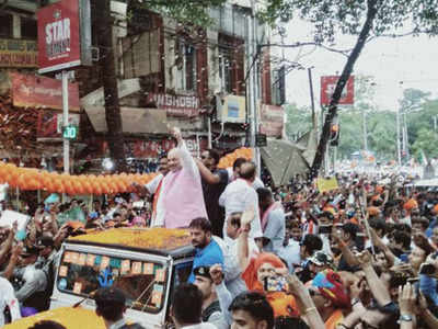 Amit Shah holds roadshow in Kolkata