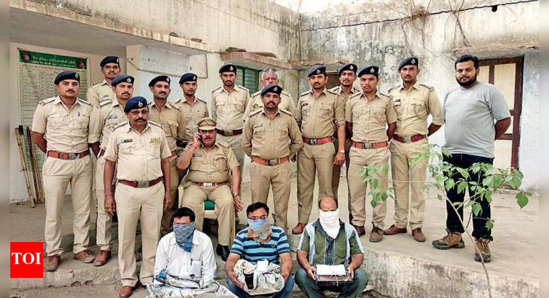 Three caught selling organs of monitor lizards Rajkot News Times of