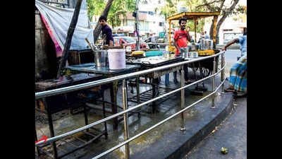 Railing on footpaths turn havens for vendors