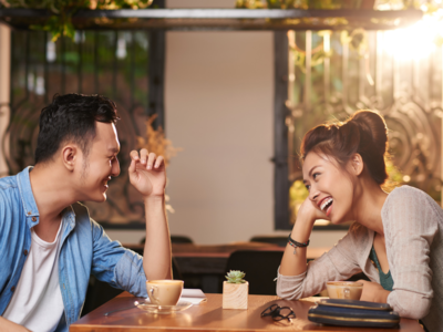 5 things a woman notices about the man on a first date