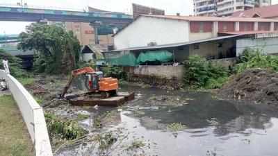 Kochi: Desilting works of major city canals get underway