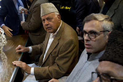 Omar backs Mamata, says TMC will sweep polls in West Bengal