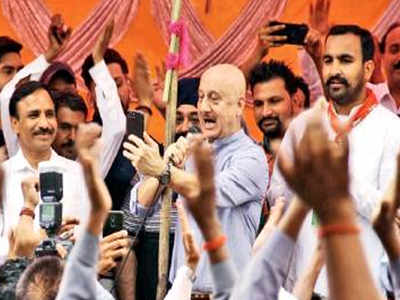Anupam Kher back to canvassing for wife