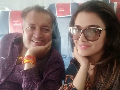 Aamrapali Dubey writes a heartfelt message for her father
