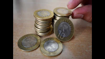 Small traders of Manipur reluctant to accept 10 coins