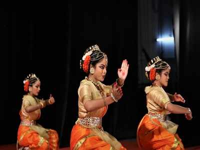 Beautiful dance | Indian classical dancer, Indian classical dance,  Bharatanatyam poses