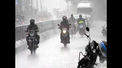Rain throws normal life out of gear in Salem | Salem News - Times of India