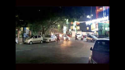 As corporation & cops snooze, Adyar junction turns parking lot