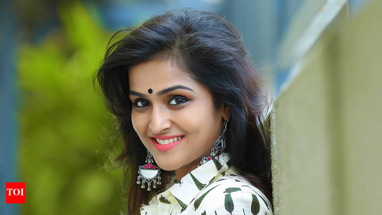 Remya Nambeesan plays Joju Georges wife in Virus | Malayalam Movie News  - Times of India