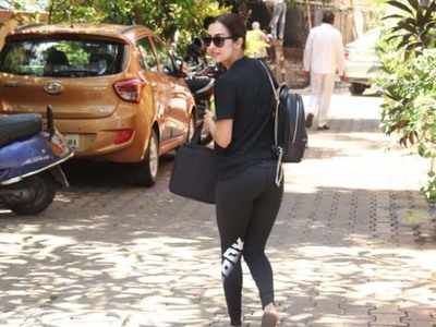 Malaika Arora Khan impresses all in her black outfit post her yoga session