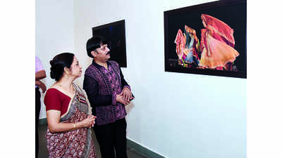 A captivating photography exhibition on dance held in Lucknow