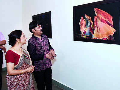 A captivating photography exhibition on dance held in Lucknow