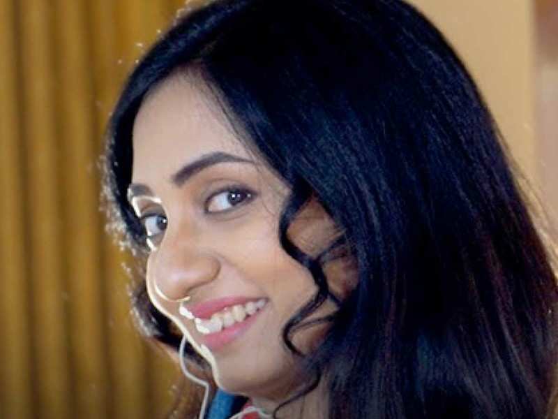 Prapti Ajwalia flaunts her curves in a desi avatar | Gujarati Movie News -  Times of India