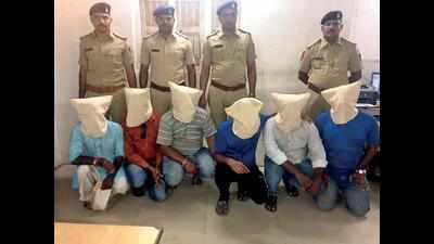 Six arrested for celebrating Nathuram Godse’s birth anniversary in Surat