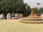 Sonia, Rahul & Priyanka pay tribute to Rajiv Gandhi on death anniversary