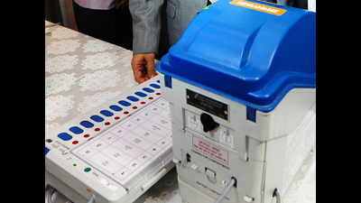 ECI rejects doubt over changing EVMs from strong room in Saran