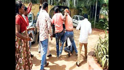 Hyderabad: Eight booked for press club fracas