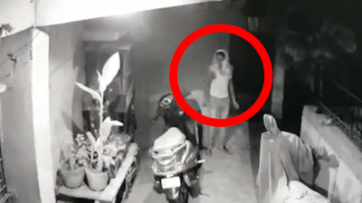 On cam: Delhi man seeking revenge sets fire to a scooty, captured on CCTV