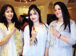 Smita, Monalisa and Vanisha Khanna 