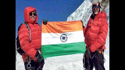 Thane mountaineer dies while descending Mt Everest