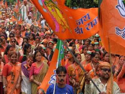 BJP wins 18 of 42 Lok Sabha seats in Mamata's citadel