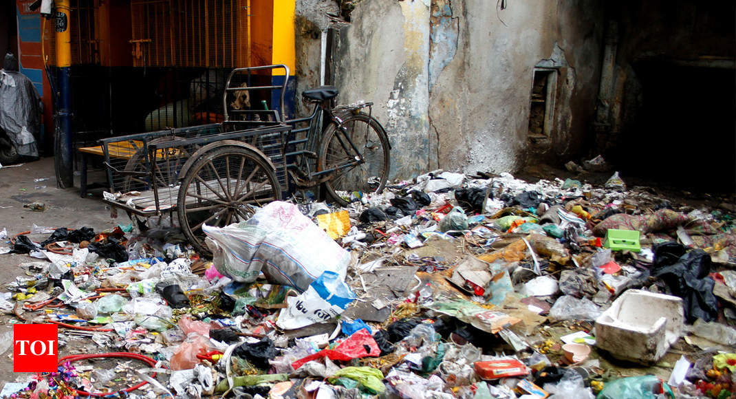 Piled-up garbage raises a stink in Sowcarpet | Chennai News - Times of ...