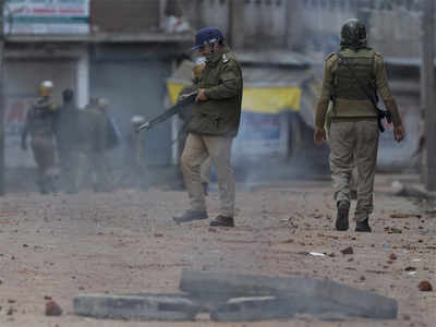 Zakir Musa killing: Curfew continues in parts of Kashmir for second day
