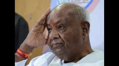 'HD Deve Gowda should stay in politics'