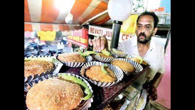 Small town Shegaon kachori aims to step up to the big stage