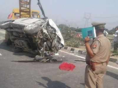UP: Lucknow-based businessman killed, one injured on Agra-Lucknow  Expressway | Agra News - Times of India