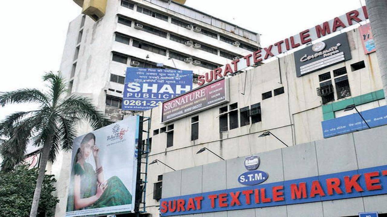 Lockdowns in other states take a huge toll on Surat's textile business |  Surat News - Times of India