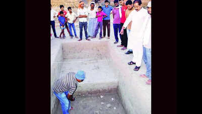 Artefacts of painted grey ware culture found in Bareilly village