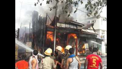 Fire breaks out in Kolkata's Park Circus area