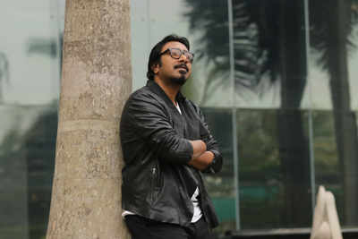 Arko Pravo Mukherjee performs live at his Bengali song launch