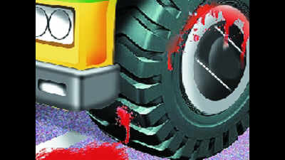 Delhi: Man falls off truck, crushed