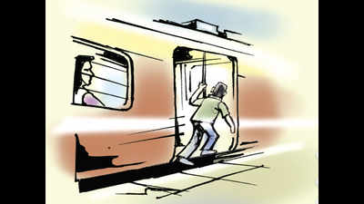 Mumbai: Train commuter hit by stone lands in hospital