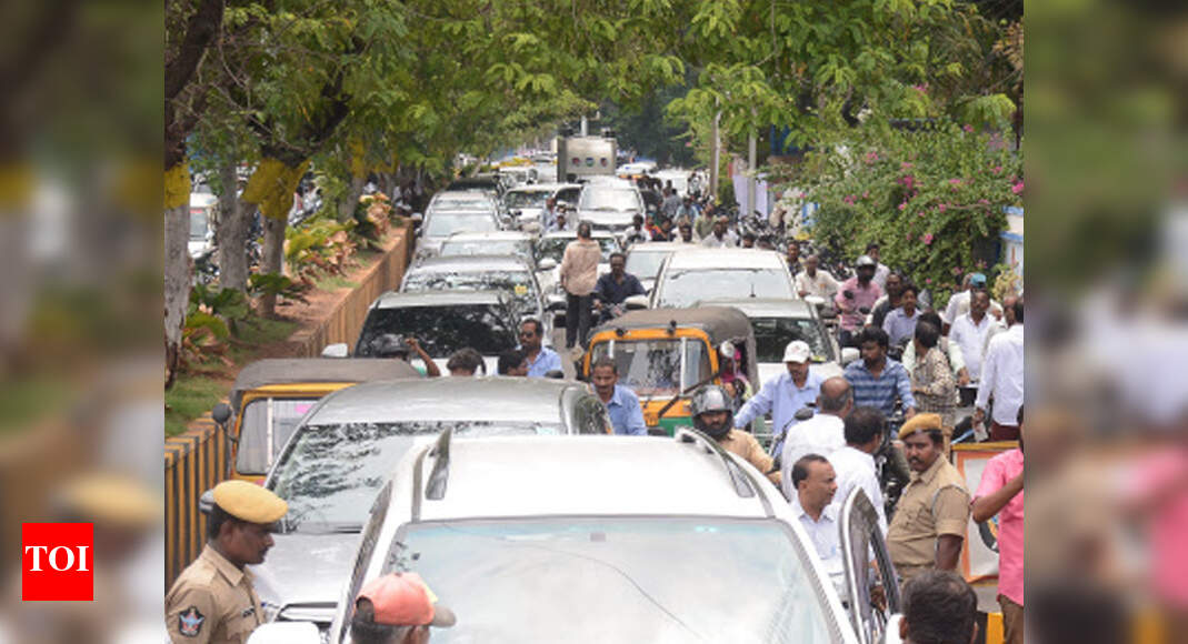 For hours, Vijayawada traffic moves at snail’s pace Vijayawada News