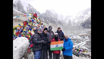 Kochi group’s challenging trek to Everest base camp