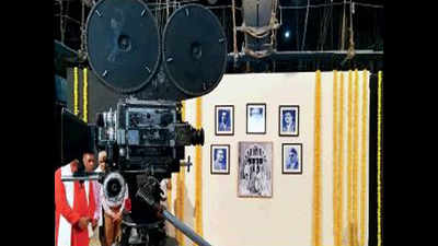 Iconic Prabhat Studios comes alive at FTII, if only for just a few hours