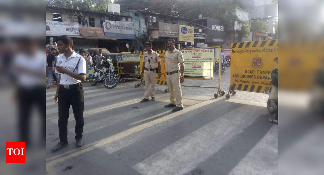 Juhu Tara Road Mumbai Juhu Tara Road shut for traffic up to Juhu