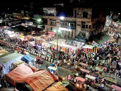 Lucknow says mubarak, doesn't sleep on night before Eid 