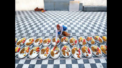 Revellers eat, shop and pray as Kolkata decks up for Eid
