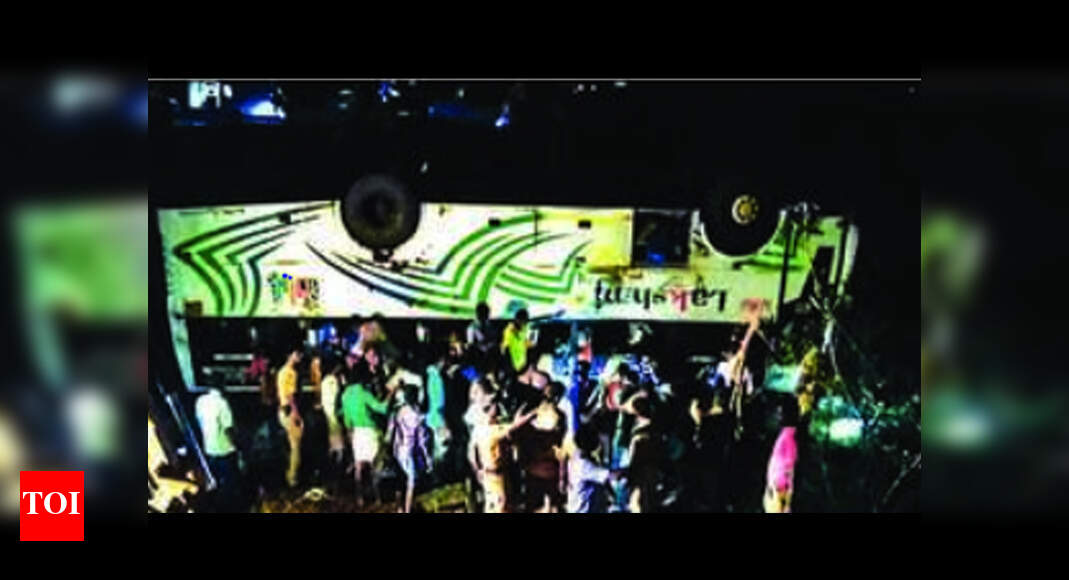 Six dead, 54 injured in two accidents | Madurai News - The Times of India