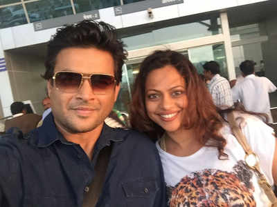 R Madhavan shares a beautiful post for his wife Sarita Birje on their wedding anniversary